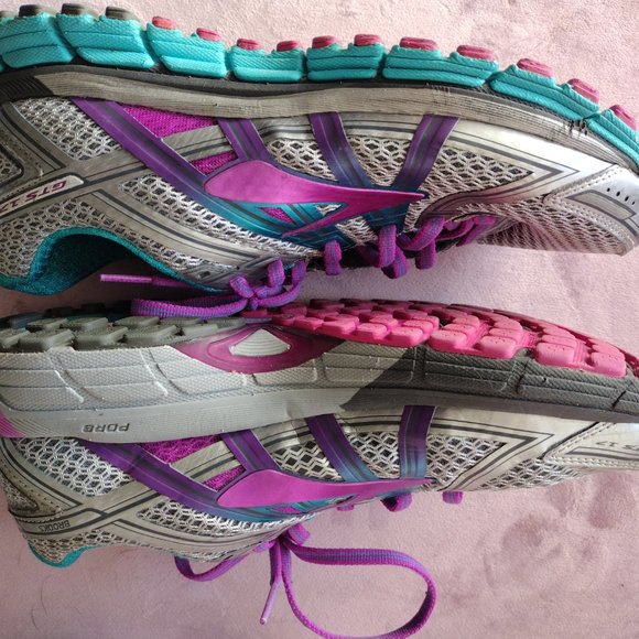 Brooks GTS 17 - Picture 3 of 5